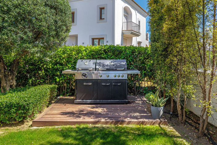 Image No.18-4 Bed Property for sale