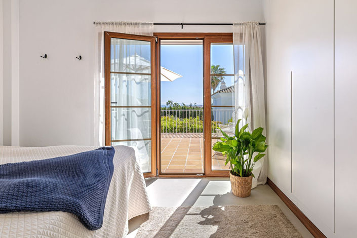 Image No.27-4 Bed Property for sale