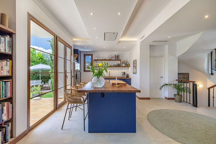Image No.5-4 Bed Property for sale