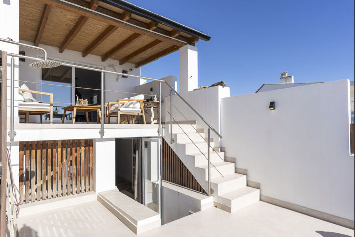 Image No.2-2 Bed Property for sale