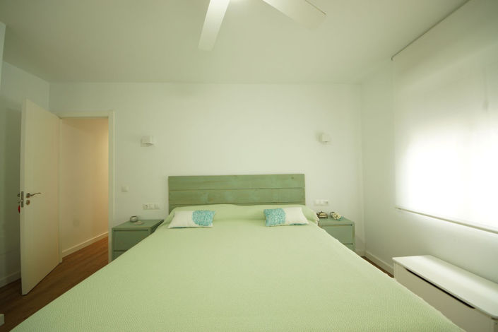 Image No.12-2 Bed Property for sale