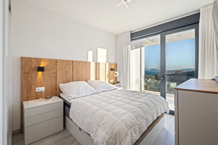 Image No.13-3 Bed Property for sale