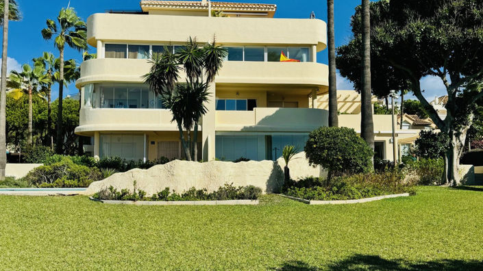Image No.14-2 Bed Property for sale
