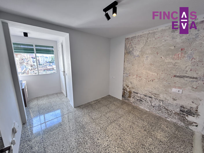 Image No.14-2 Bed Property for sale