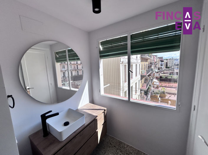Image No.18-2 Bed Property for sale