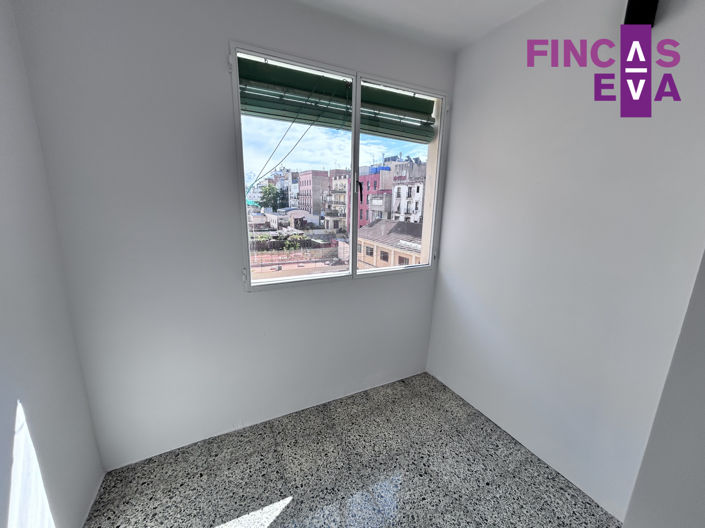 Image No.28-2 Bed Property for sale