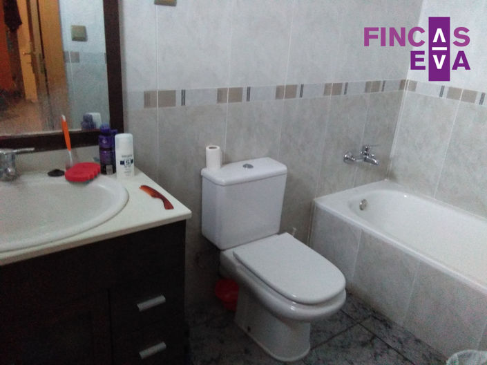 Image No.16-6 Bed Property for sale