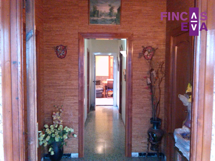 Image No.18-6 Bed Property for sale