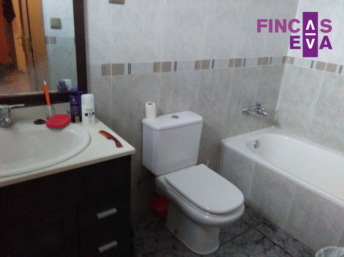 Image No.16-6 Bed Property for sale