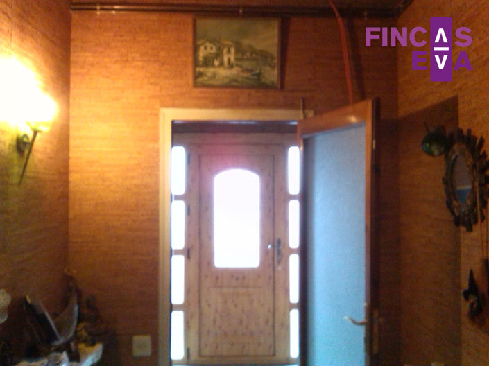 Image No.17-6 Bed Property for sale
