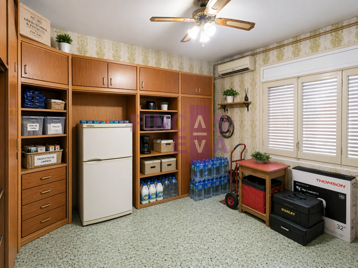 Image No.20-6 Bed Property for sale