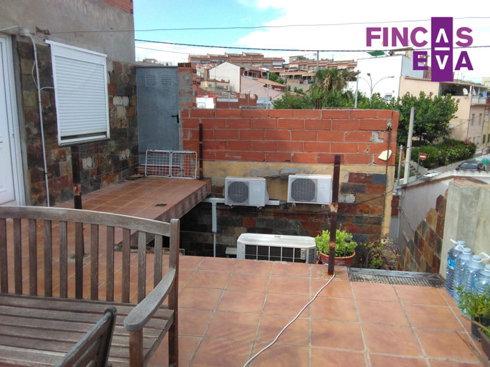 Image No.5-6 Bed Property for sale