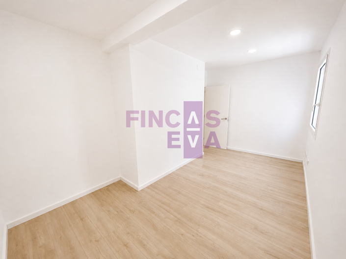 Image No.13-2 Bed Property for sale
