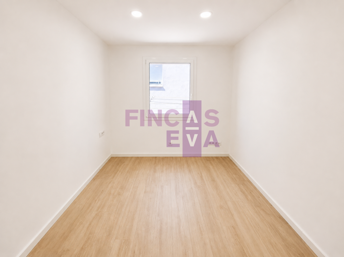 Image No.14-2 Bed Property for sale