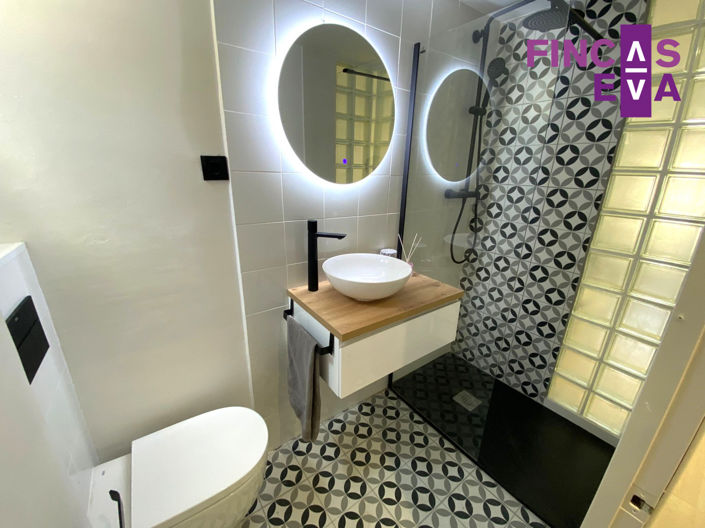 Image No.22-2 Bed Property for sale