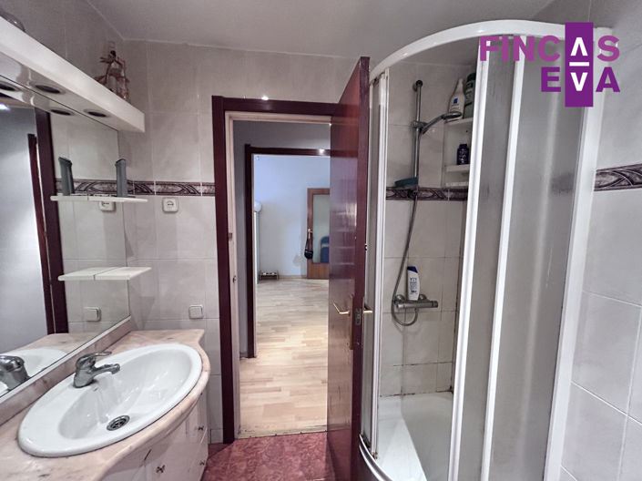 Image No.21-4 Bed Property for sale