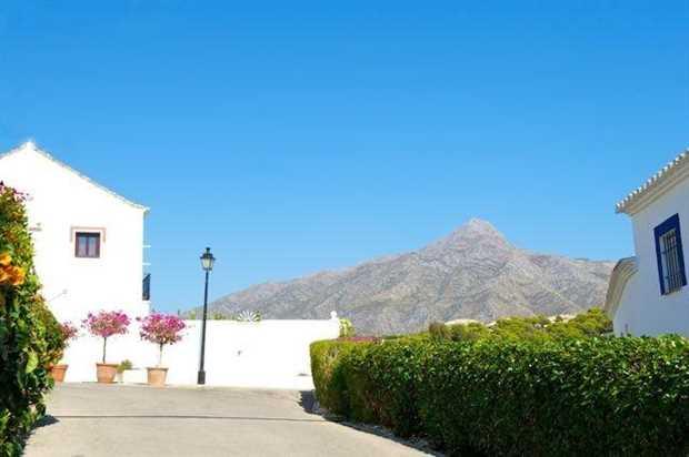 Image No.5-2 Bed House for sale