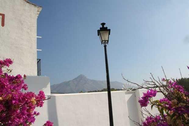 Image No.8-2 Bed House for sale