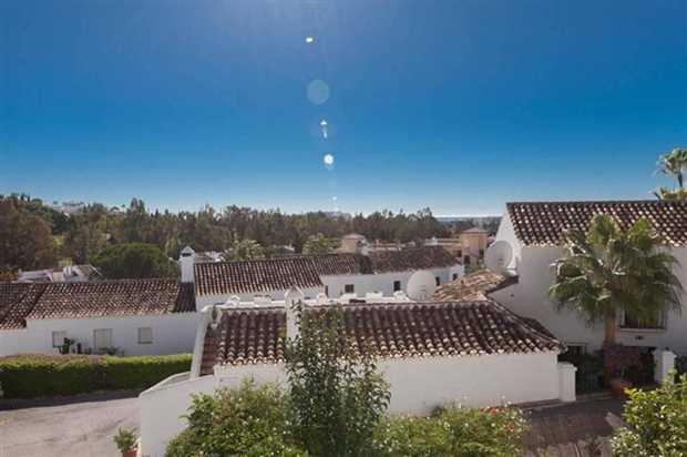 Image No.15-2 Bed House for sale