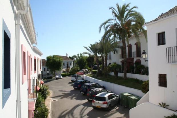 Image No.23-2 Bed House for sale