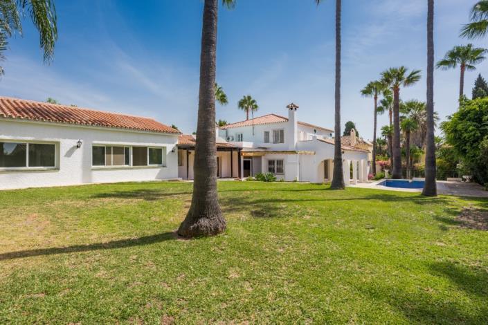 Image No.1-5 Bed Villa / Detached for sale