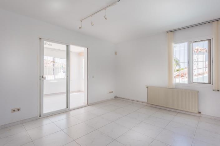 Image No.4-5 Bed Villa / Detached for sale