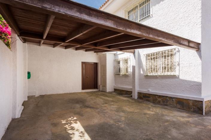 Image No.12-5 Bed Villa / Detached for sale