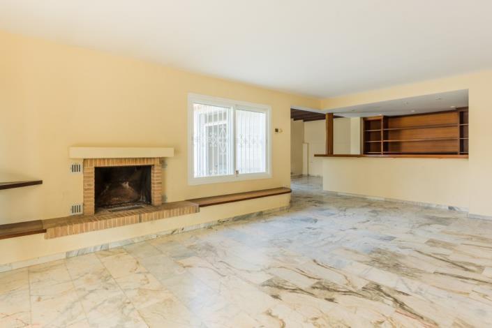 Image No.14-5 Bed Villa / Detached for sale