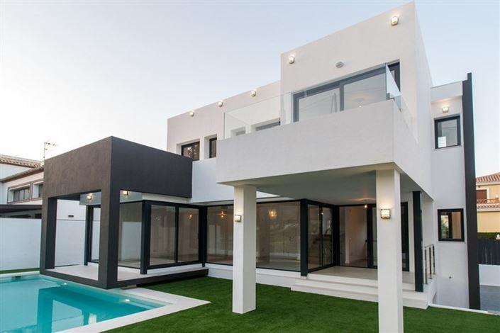 Image No.1-Villa de 5 chambres à vendre à La Cala De Mijas