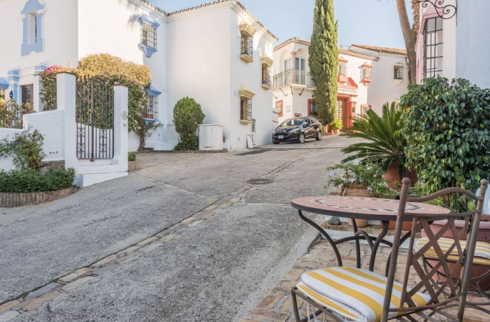 Image No.11-3 Bed Townhouse for sale