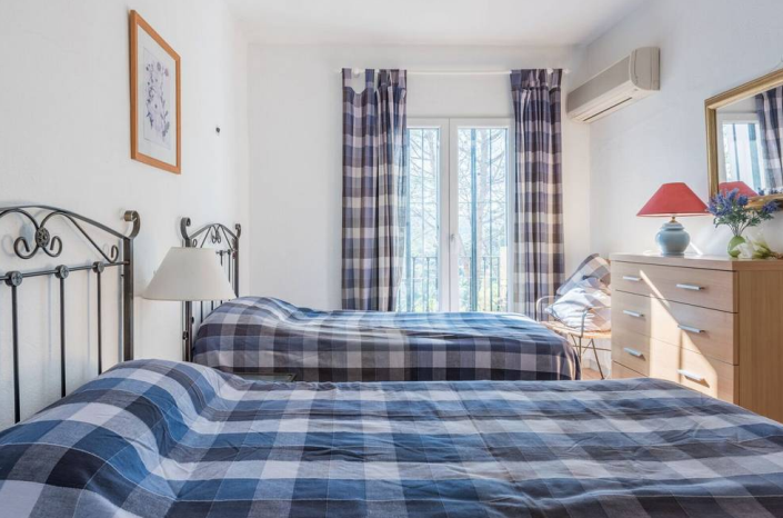 Image No.20-3 Bed Townhouse for sale