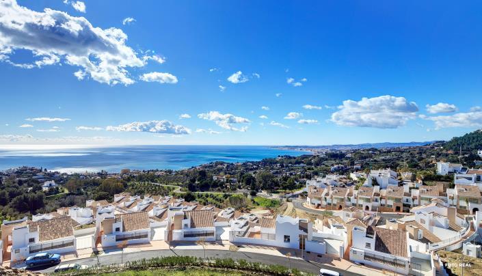 Image No.1-4 Bed Villa / Detached for sale