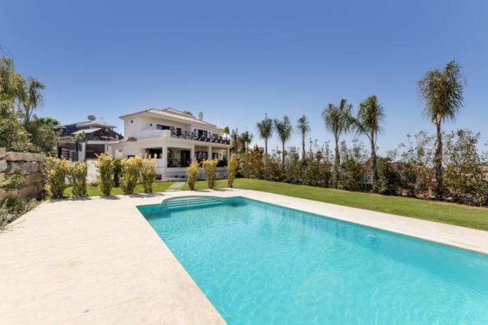 Image No.1-4 Bed Villa / Detached for sale