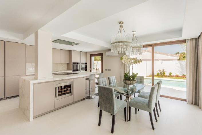 Image No.5-4 Bed Villa / Detached for sale