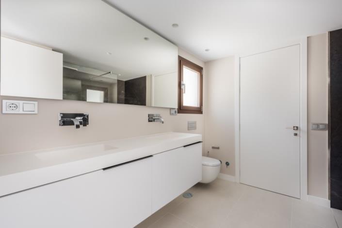 Image No.8-4 Bed Villa / Detached for sale