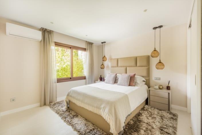 Image No.12-4 Bed Villa / Detached for sale