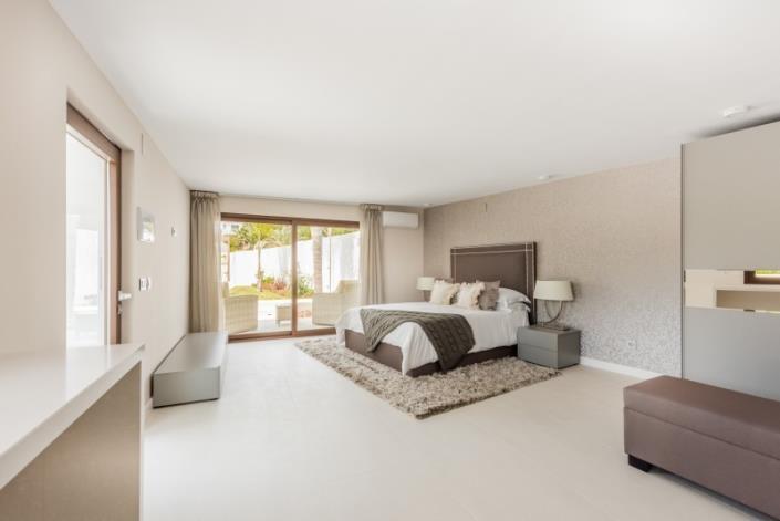 Image No.13-4 Bed Villa / Detached for sale