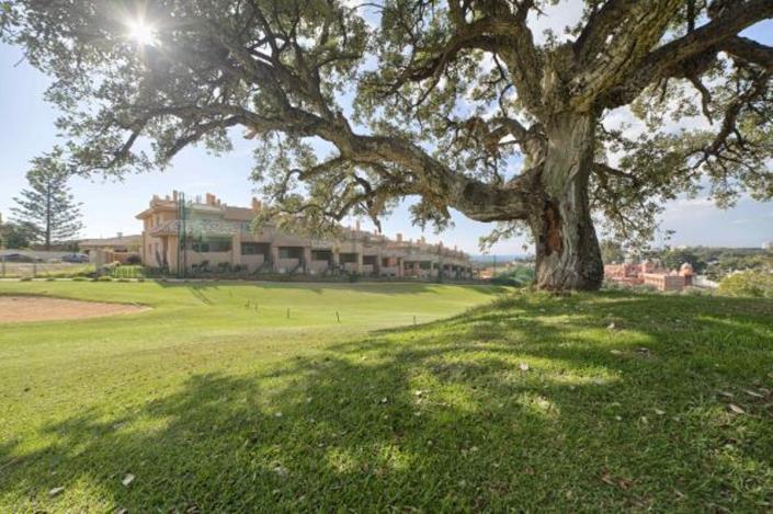 Image No.6-3 Bed Townhouse for sale