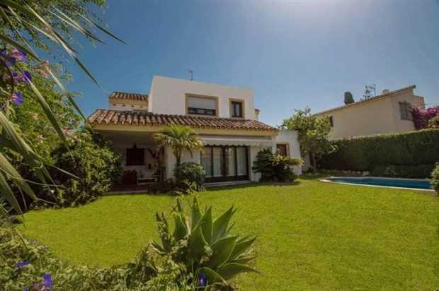 Image No.1-4 Bed Villa / Detached for sale