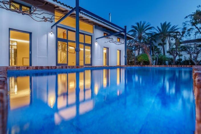 Image No.1-6 Bed Villa / Detached for sale