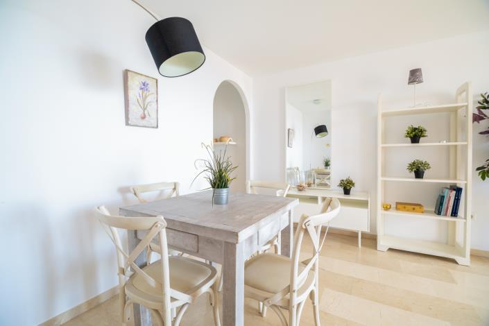 Image No.12-2 Bed Apartment for sale