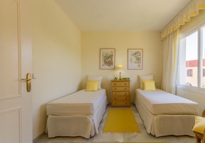 Image No.10-3 Bed Townhouse for sale