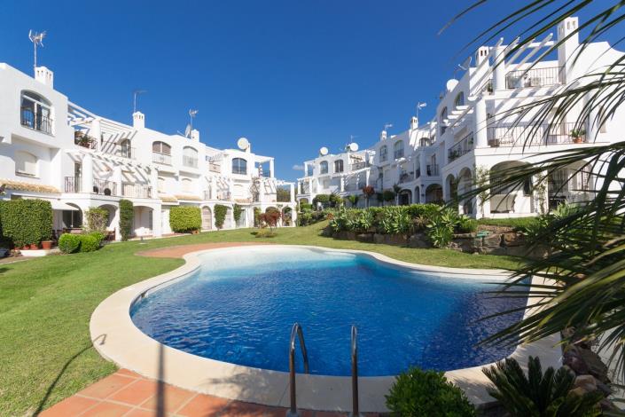 Image No.14-3 Bed Townhouse for sale