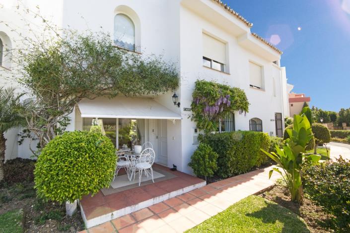 Image No.30-3 Bed Townhouse for sale