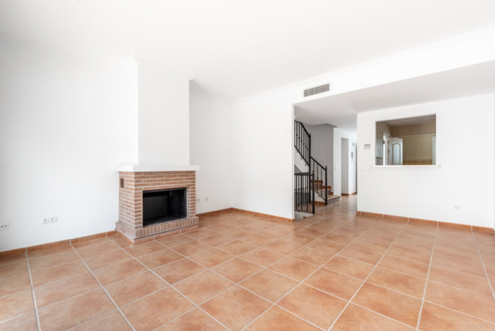 Image No.6-3 Bed Townhouse for sale