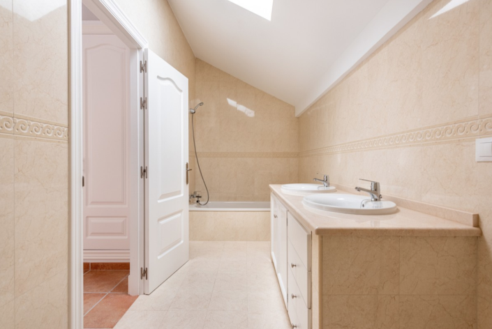 Image No.9-3 Bed Townhouse for sale