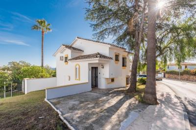 Villa / Détaché de 3 chambres à vendre à Mijas Costa