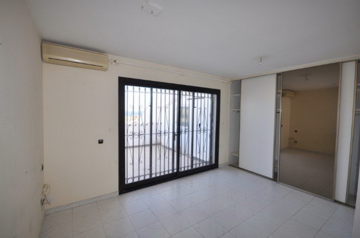 Image No.10-5 Bed Townhouse for sale