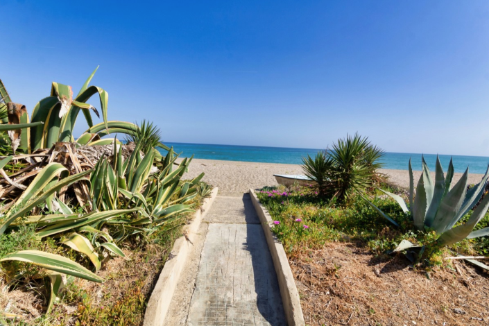 Image No.4-2 Bed Townhouse for sale