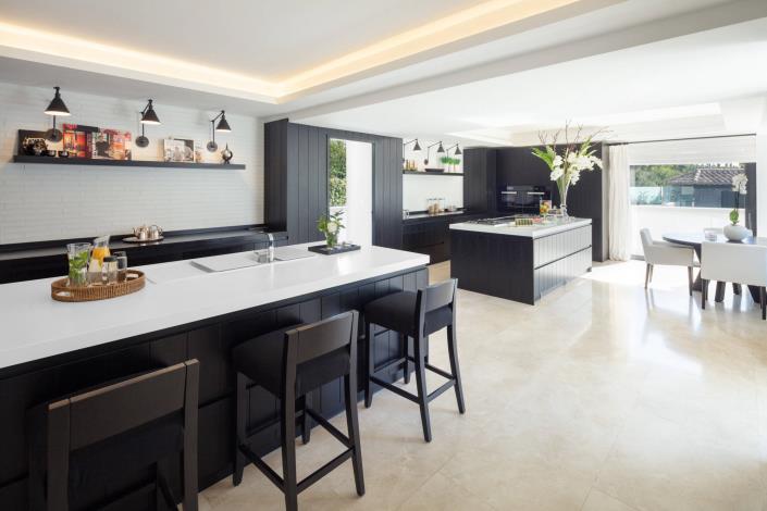 Image No.12-9 Bed Villa / Detached for sale